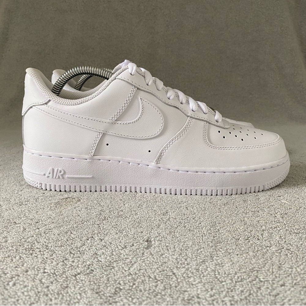 Nike Shoes Mens 8.5 Triple White Air Force 1 Low '07 Athletic Sneaker CW2288-111